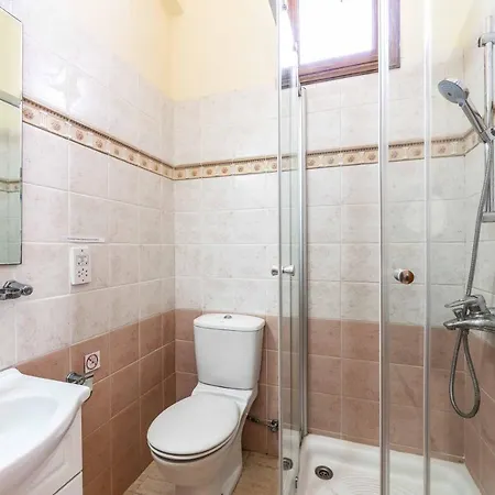 Polyxeni Villa *